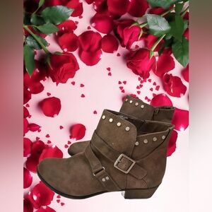 Studded Brown Ankle Boots⭐️NWT⭐️